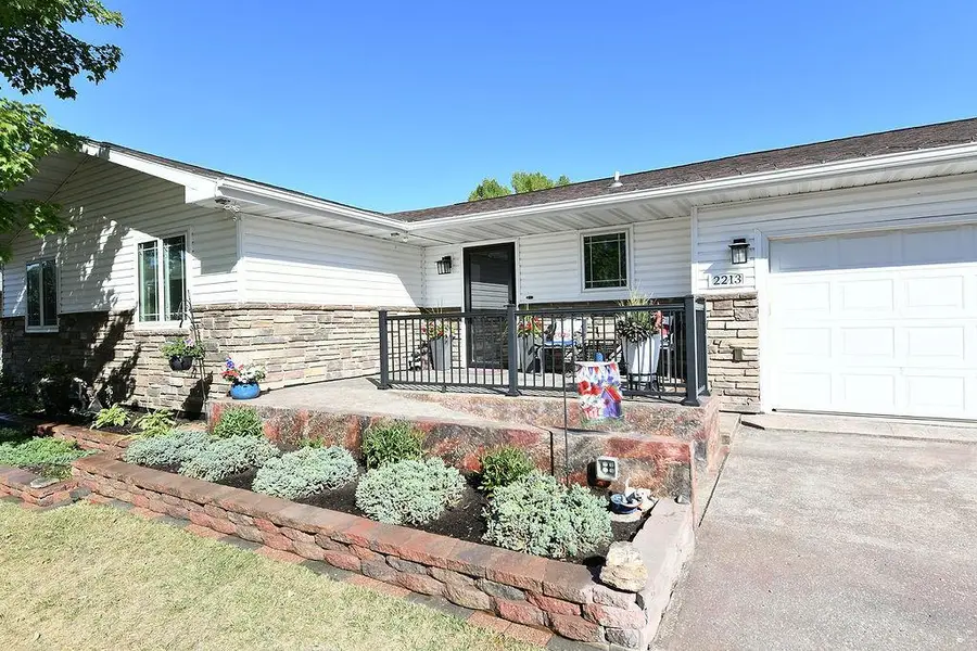 2213 26 1/2 Avenue S, Fargo, ND 58103 - #3