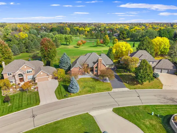 9490 Wedgewood Drive, Woodbury, MN 55125