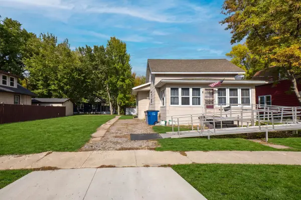 1010 2nd Avenue N, Moorhead, MN 56560