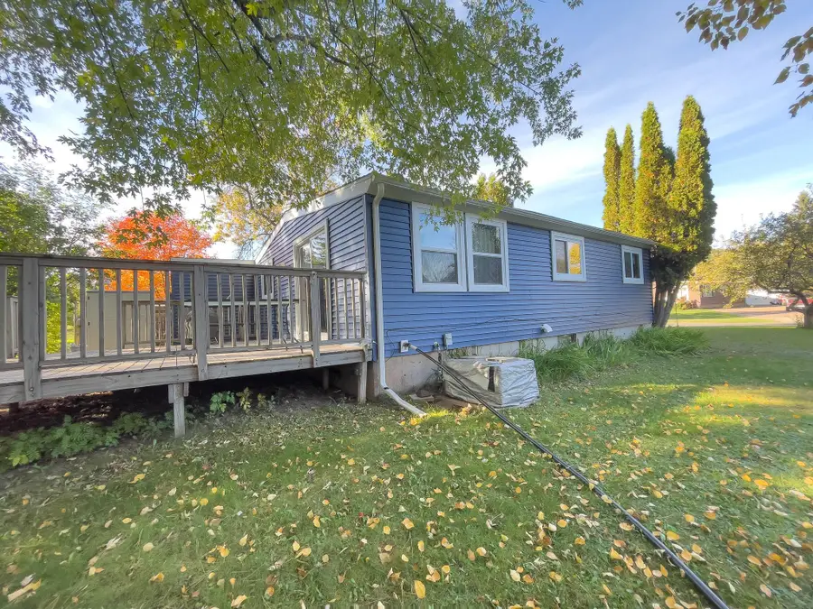37 Bell Circle, Silver Bay, MN 55614 - #3