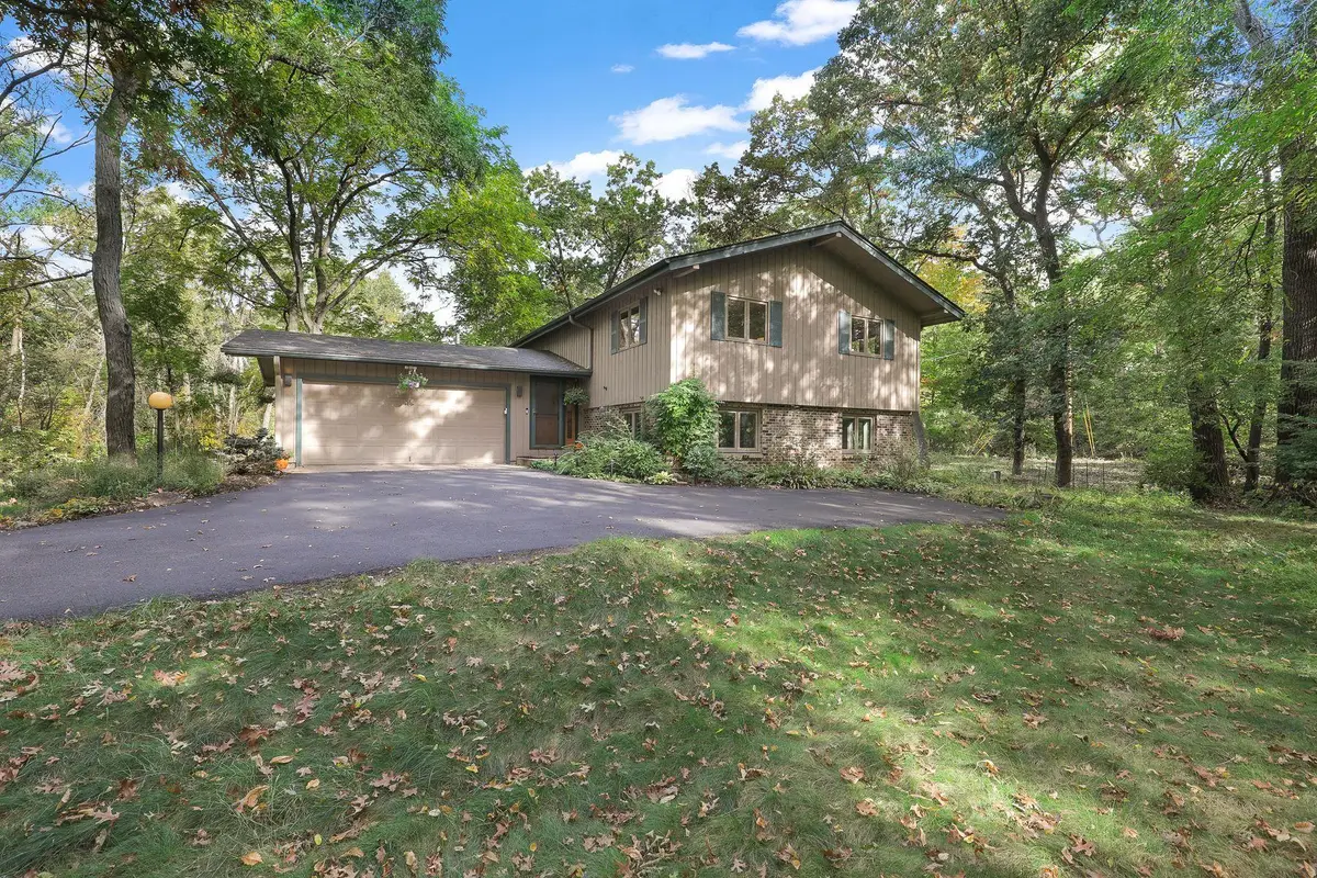8 Woodhill Lane, North Oaks, MN 55127 - #1