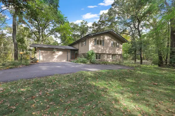 8 Woodhill Lane, North Oaks, MN 55127