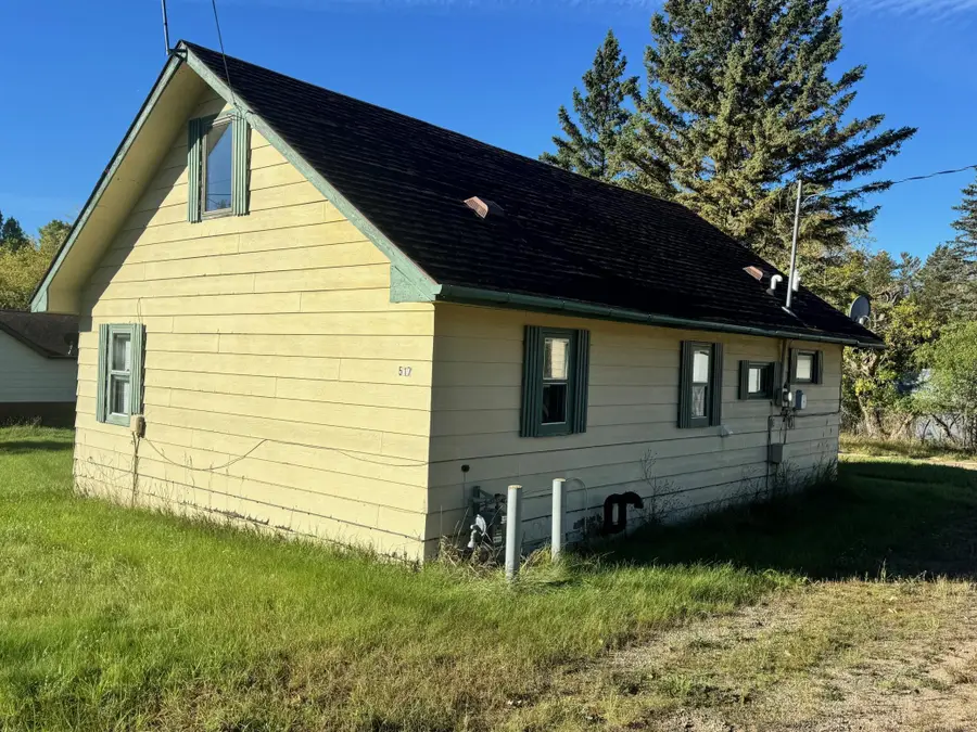 517 Central Avenue N, Park Rapids, MN 56470 - #2