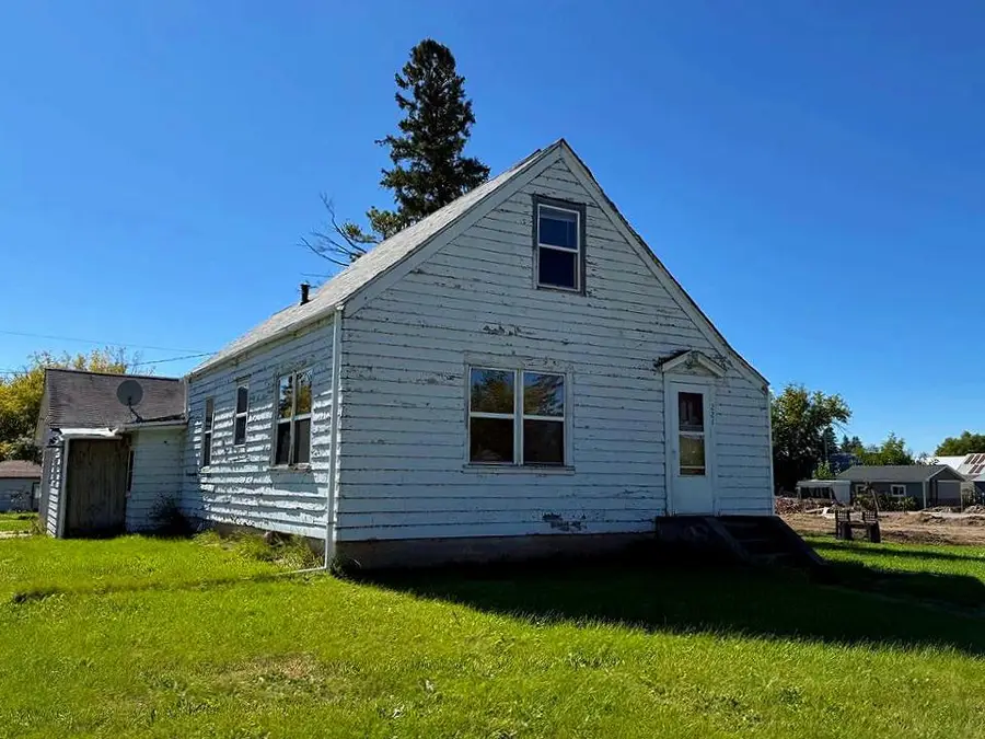 221 Minnesota Avenue E, Sebeka, MN 56477 - #3