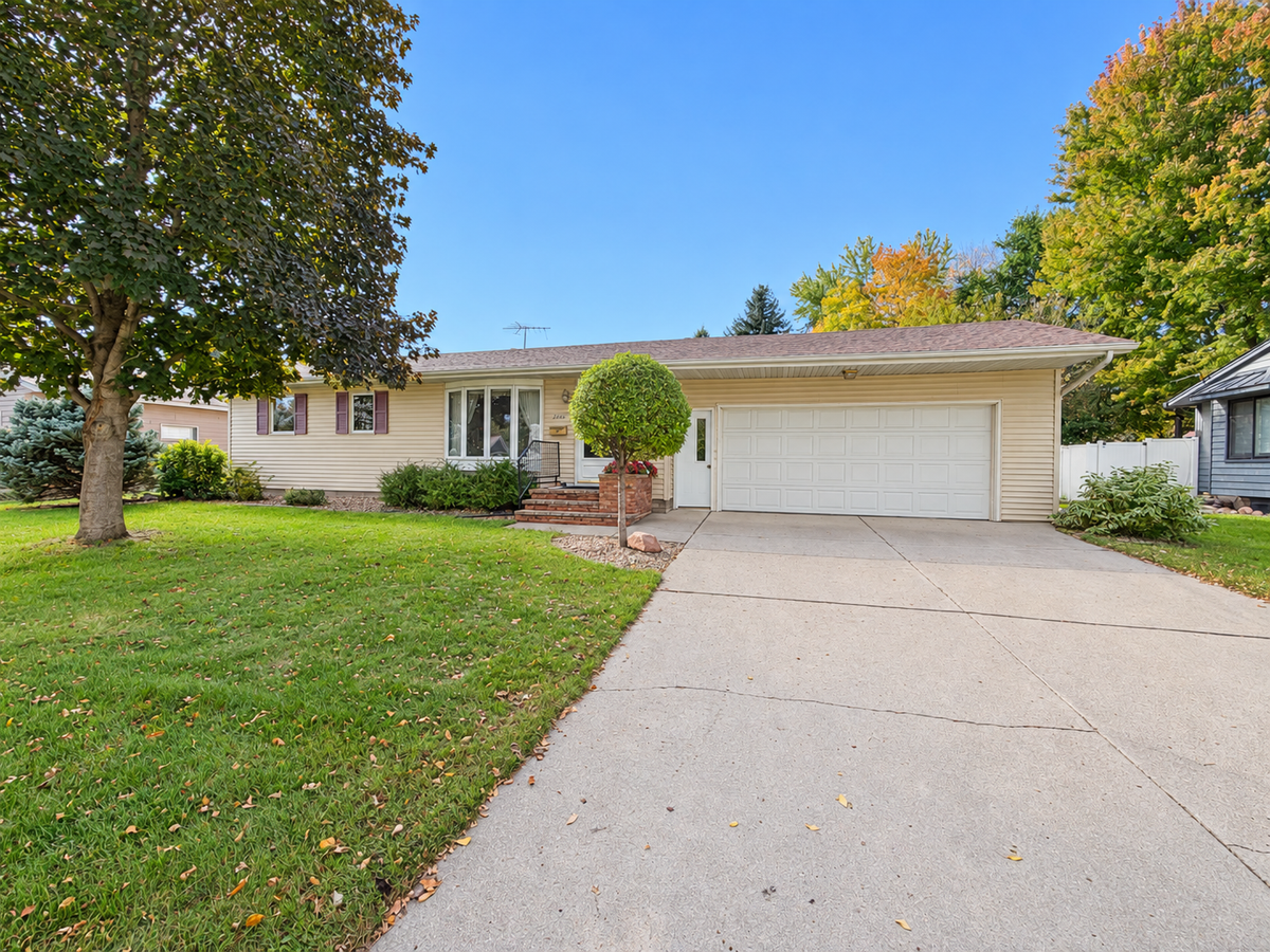 1113 N Cedar Street, Luverne, MN 56156 - #1