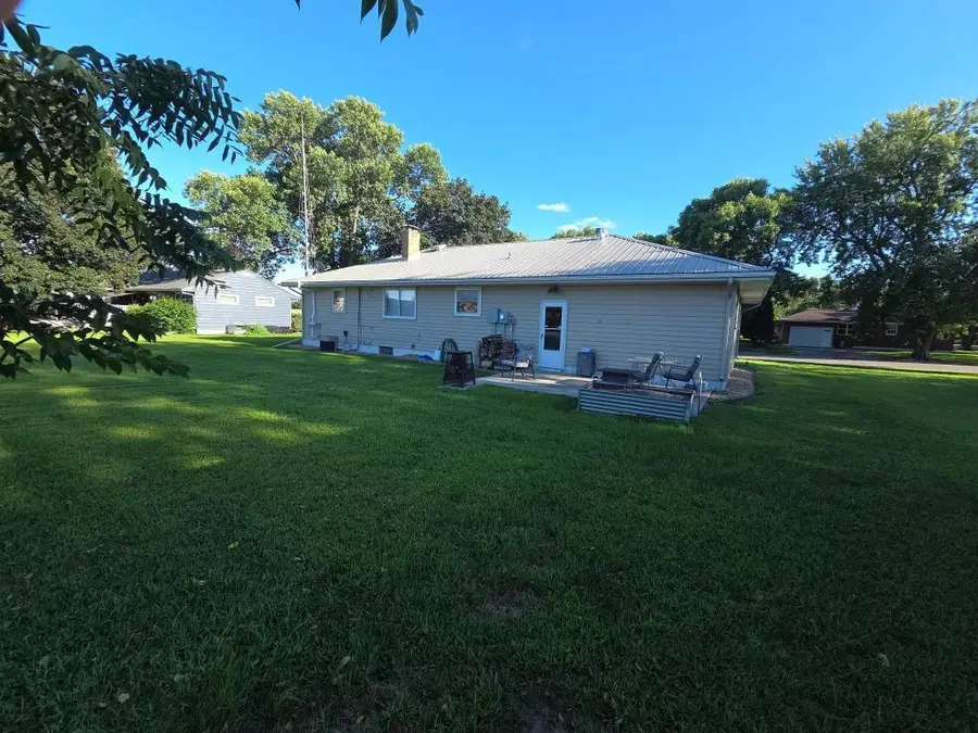 537 E Ronning Avenue, Appleton, MN 56208 - #2