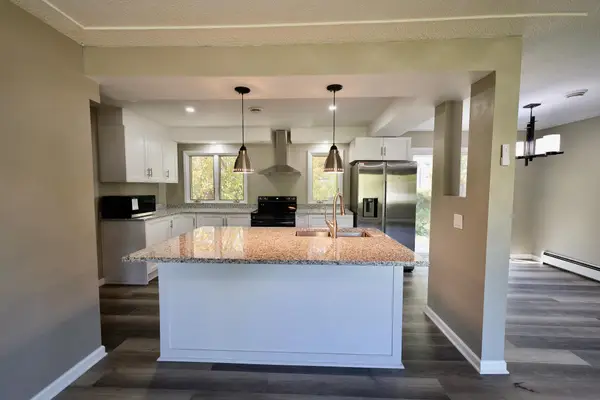 8033 Georgia Avenue N, Brooklyn Park, MN 55445