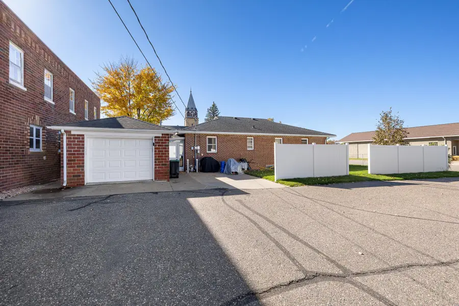 320 Broadway Avenue W, Little Falls, MN 56345 - #2