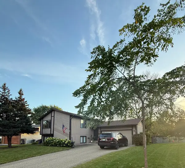 6342 Whispering Oaks Drive, Eden Prairie, MN 55346