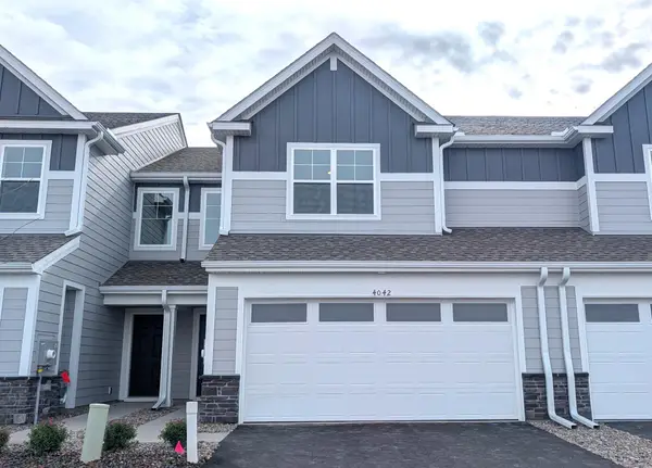 4042 Hayward Avenue N, Oakdale, MN 55128