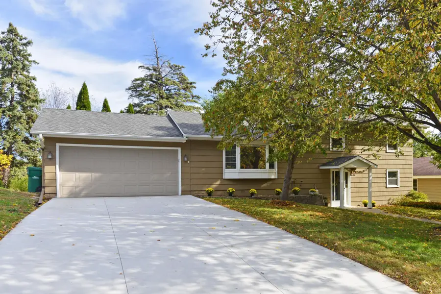 8644 Poplar Bridge Curve, Bloomington, MN 55437 - #3