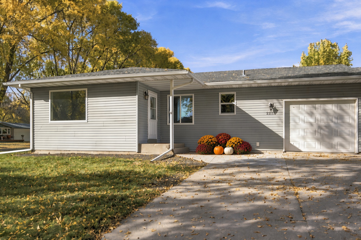 2215 15th Street S, Fargo, ND 58103 - #1