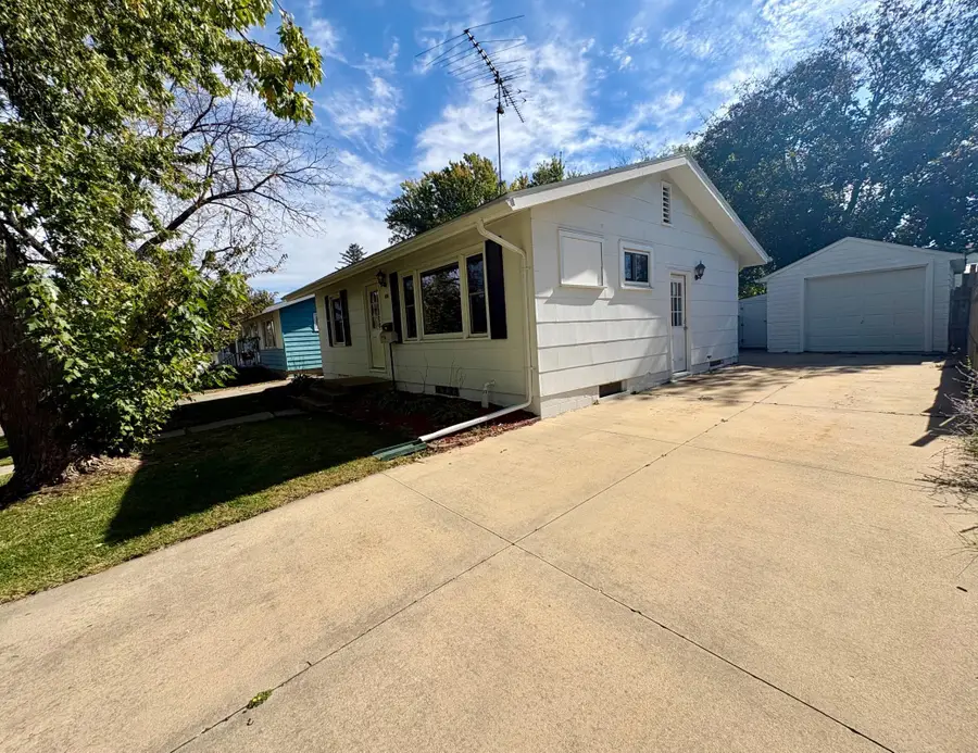 302 2nd Street Se, Stewartville, MN 55976 - #3