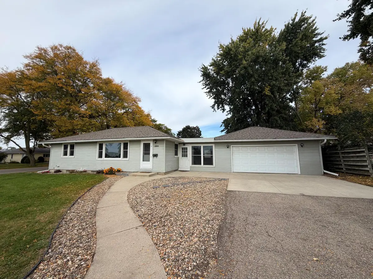 1211 9th Street Nw, Rochester, MN 55901 - #1