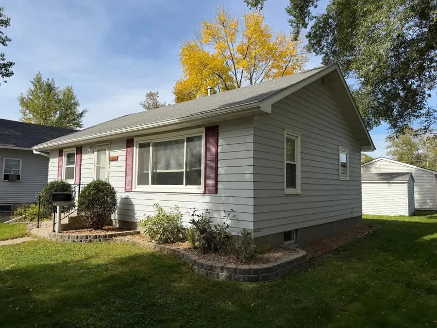 129 E Ronning Avenue, Appleton, MN 56208 - #3
