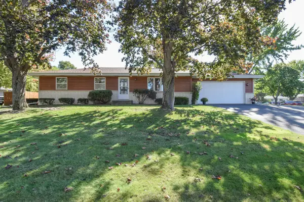 2376 Standridge Avenue, Maplewood, MN 55109
