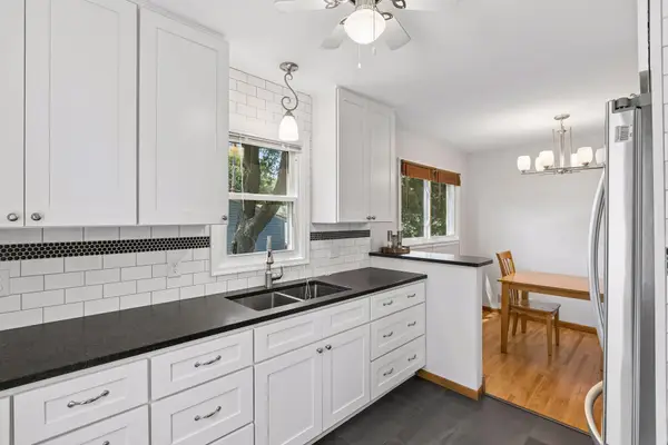 2908 Hampshire Avenue S, Saint Louis Park, MN 55426