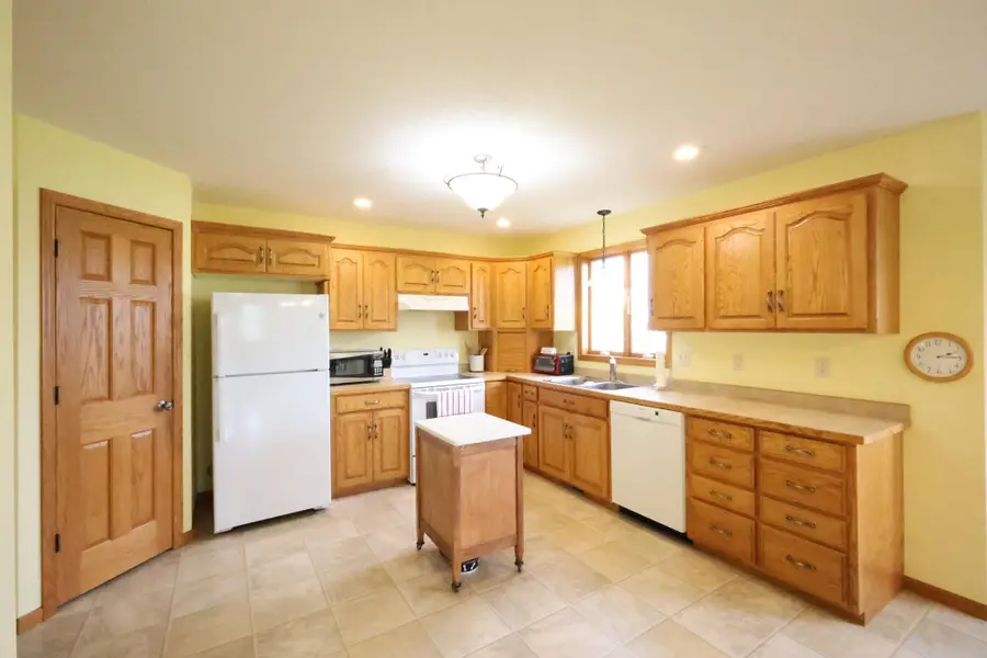 605 Cottonwood Avenue, Litchfield, MN 55355 - #3