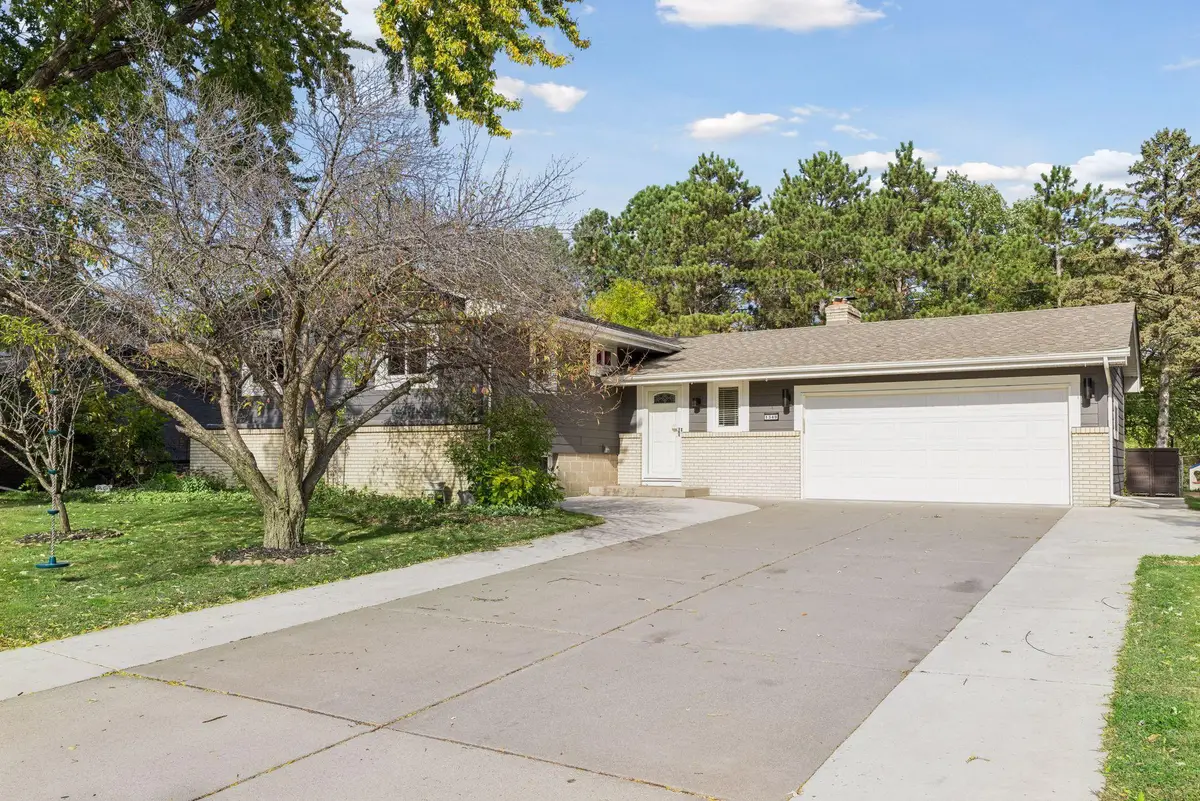 1349 Cedarwood Drive, Woodbury, MN 55125 - #1
