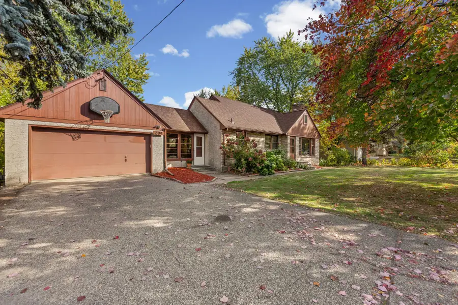 609 Silver Lake Road Nw, New Brighton, MN 55112 - #3
