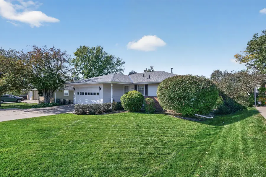 3412 Silver Lake Road Ne, Saint Anthony, MN 55418 - #2
