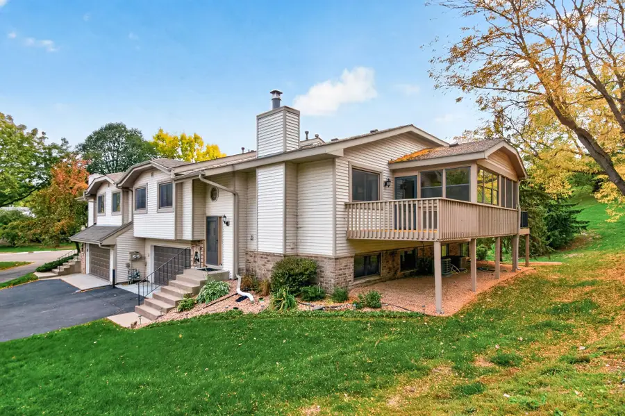 4303 Clemson Circle #B, Eagan, MN 55122 - #2