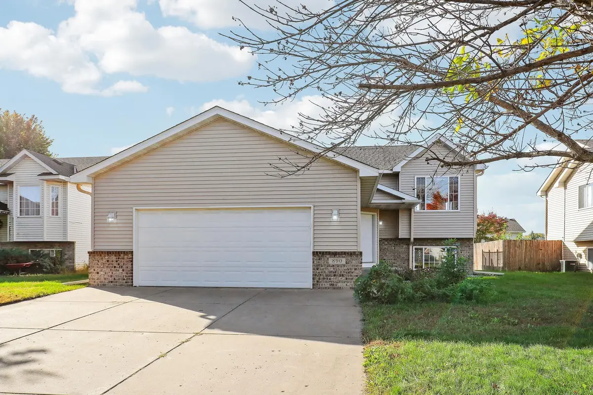890 Newport Avenue, Shakopee, MN 55379 - #1