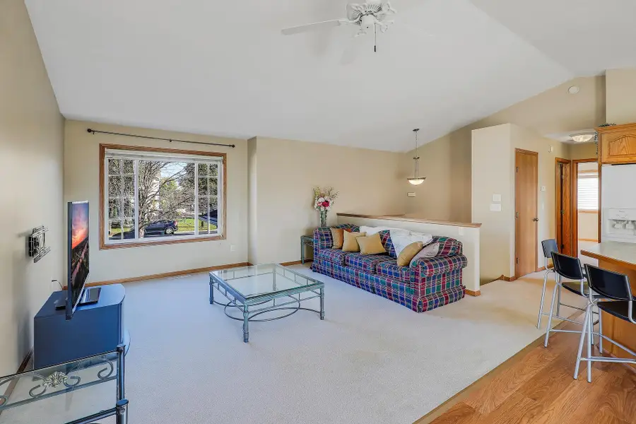 890 Newport Avenue, Shakopee, MN 55379 - #3