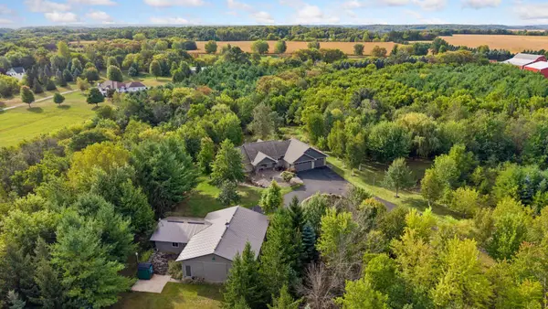 555 Chinnock Lane, River Falls, WI 54022