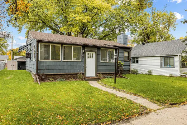 902 N 26th Street N, Fargo, ND 58102