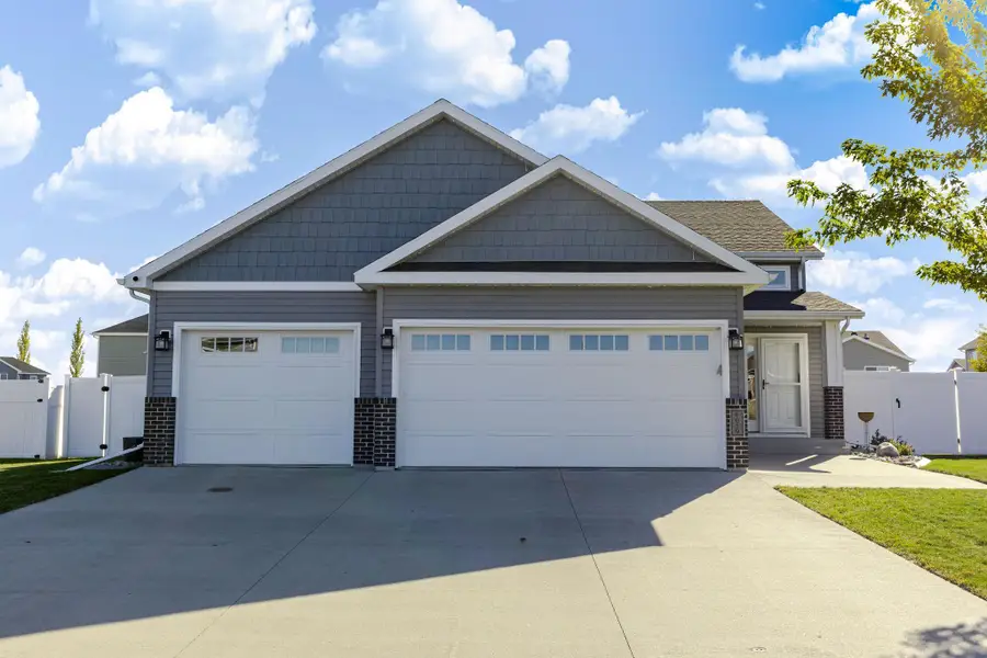 6059 Autumn Drive S, Fargo, ND 58104 - #3