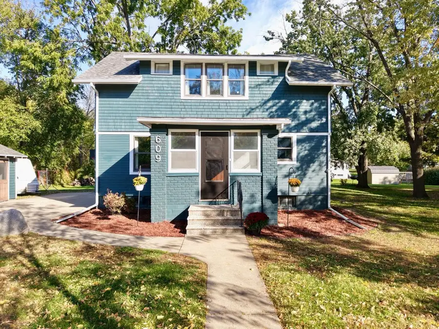 609 6th Avenue, Mountain Lake, MN 56159 - #2