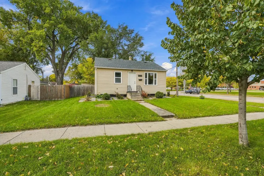 1301 16th Street S, Fargo, ND 58103 - #2