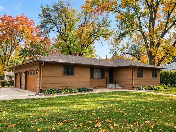 251 Arthur Avenue E, Winsted, MN 55395