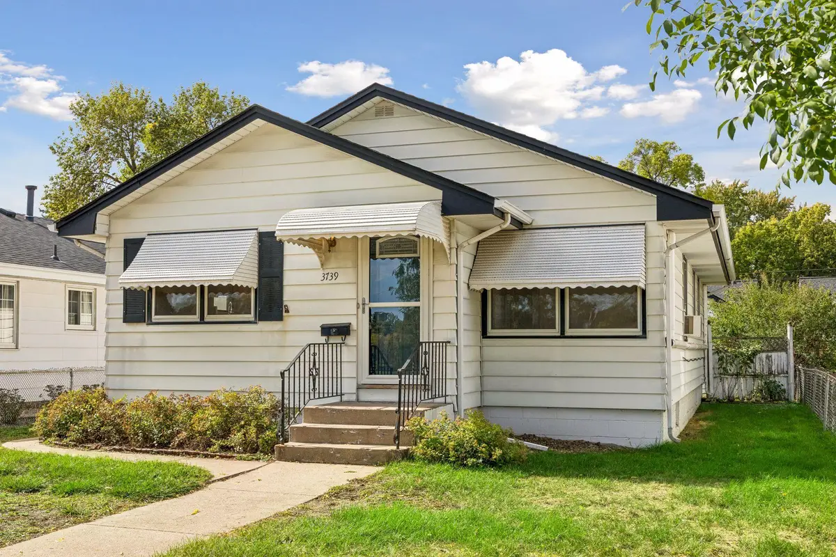 3739 Lee Avenue N, Robbinsdale, MN 55422 - #1