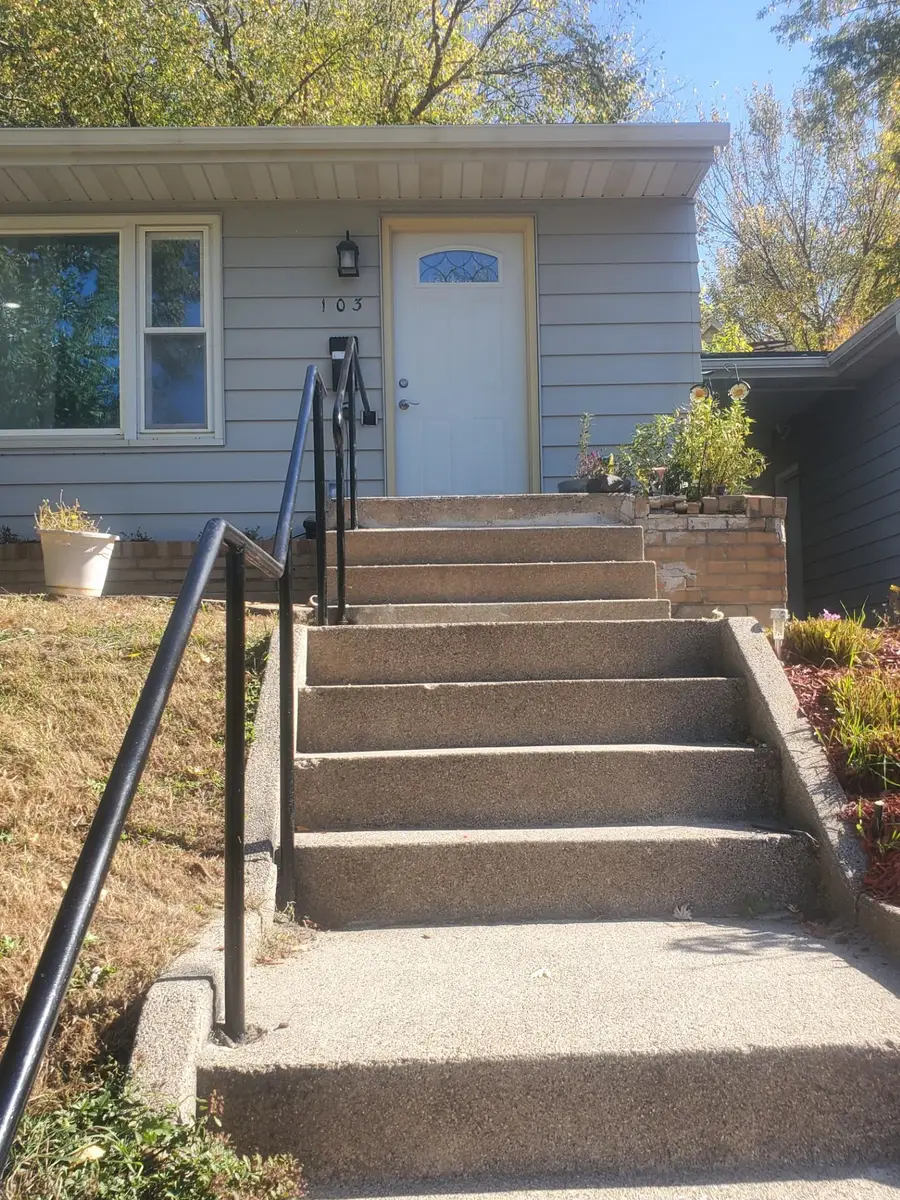 103 5th Avenue Sw, Faribault, MN 55021 - #3