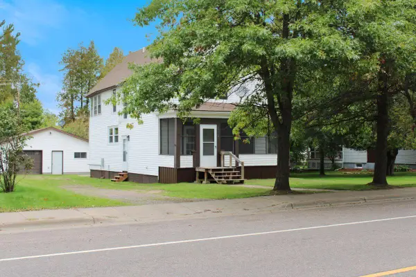 525 Chestnut Avenue, Carlton, MN 55718