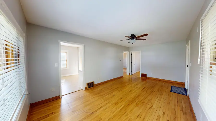 140 6th Street Se, Glenville, MN 56036 - #3