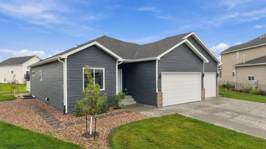 7386 28th Street S, Fargo, ND 58104 - #2
