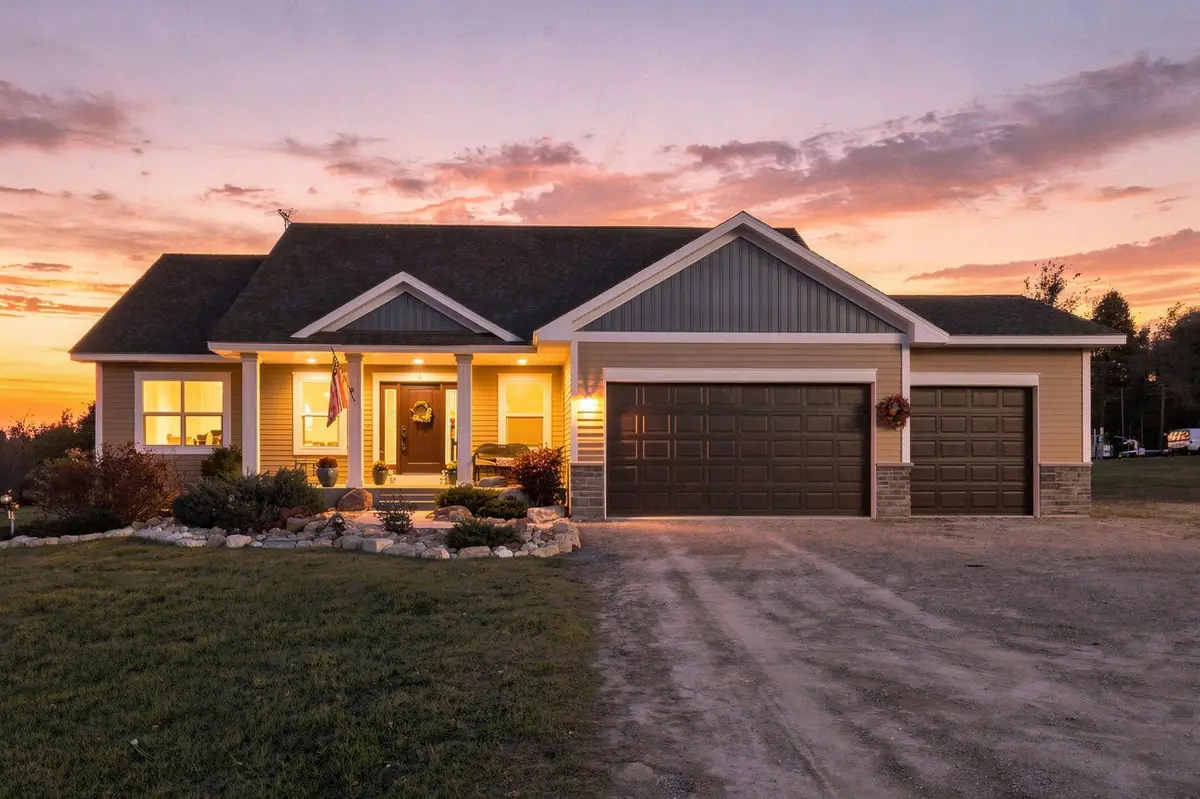 1515 76th Avenue, Roberts, WI 54023 - #1