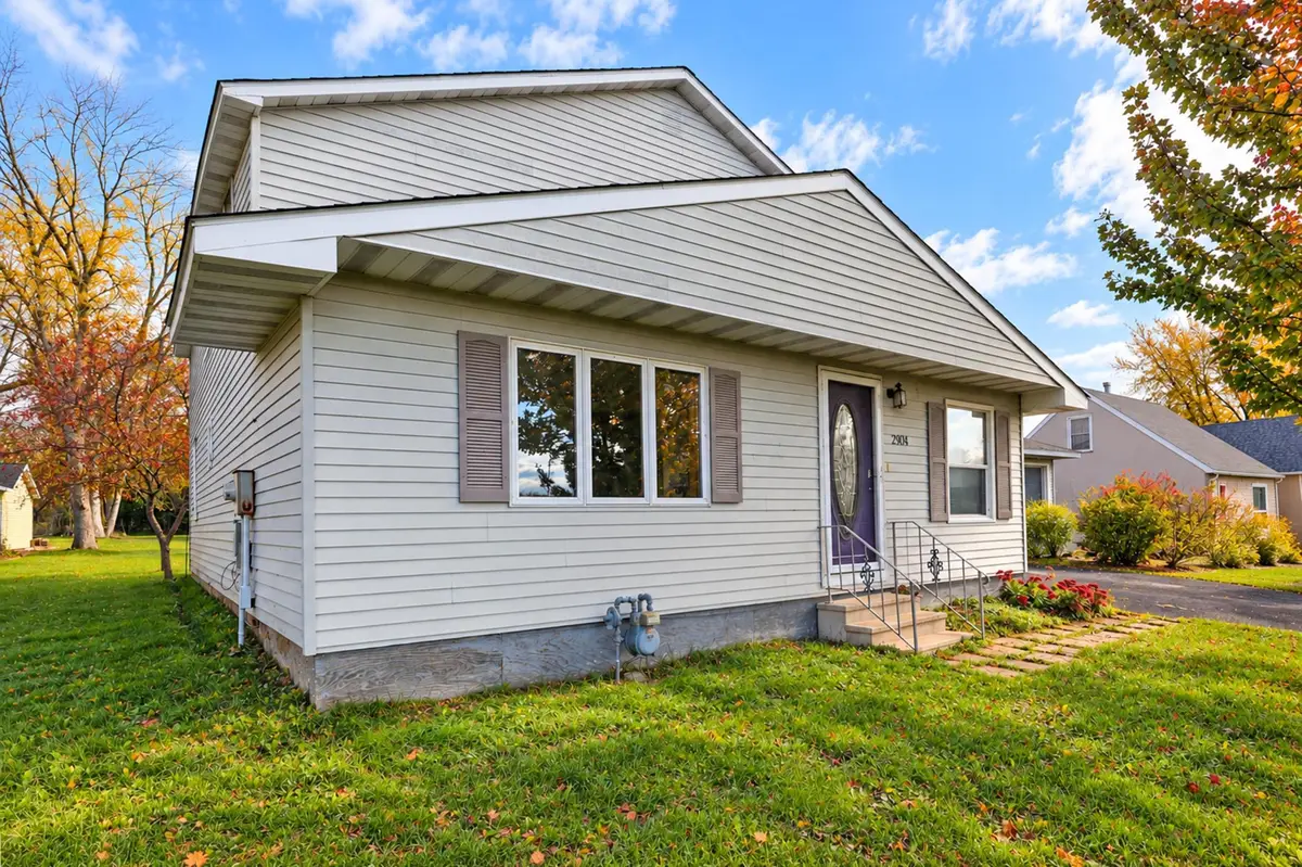 2904 11th Street Ne, Austin, MN 55912 - #1