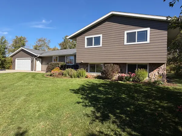 506 16th Avenue Ne, Roseau, MN 56751