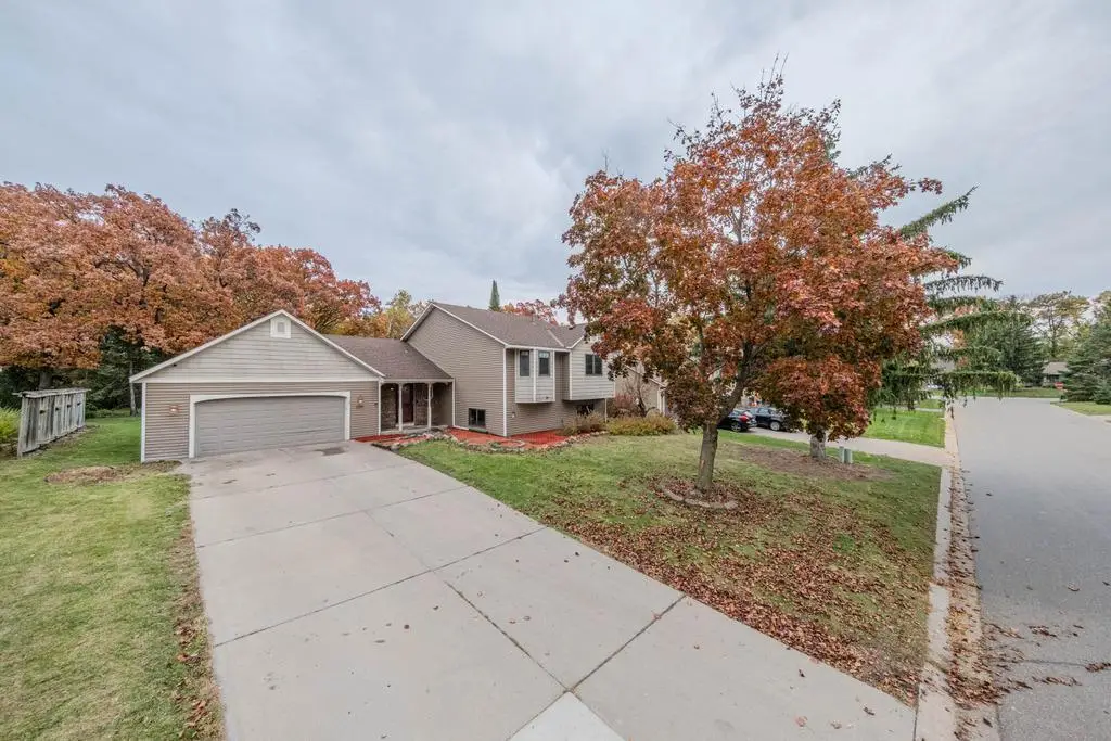 1568 Lakewood Drive N, Maplewood, MN 55119 - #1