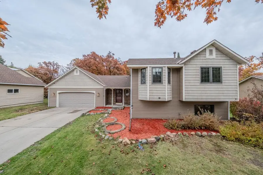 1568 Lakewood Drive N, Maplewood, MN 55119 - #3