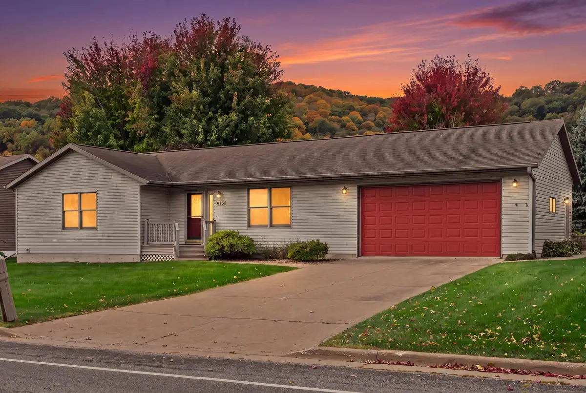 913 Jonathan Lane, La Crescent, MN 55947 - #1