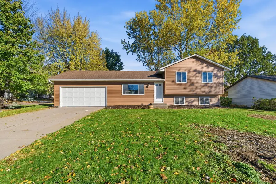 2613 Wimbledon Drive, Woodbury, MN 55125 - #2