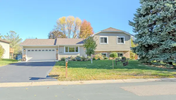 9142 Lanewood Lane N, Maple Grove, MN 55369