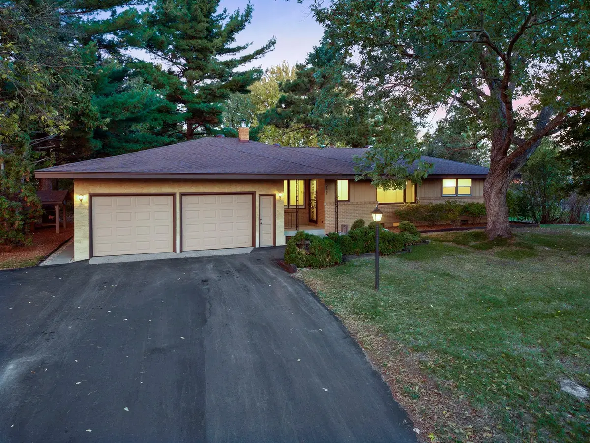 2827 123rd Avenue Nw, Coon Rapids, MN 55433 - #1
