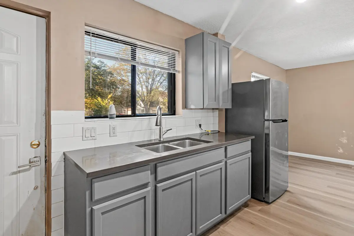 87 Cook Avenue W, Saint Paul, MN 55117 - #1