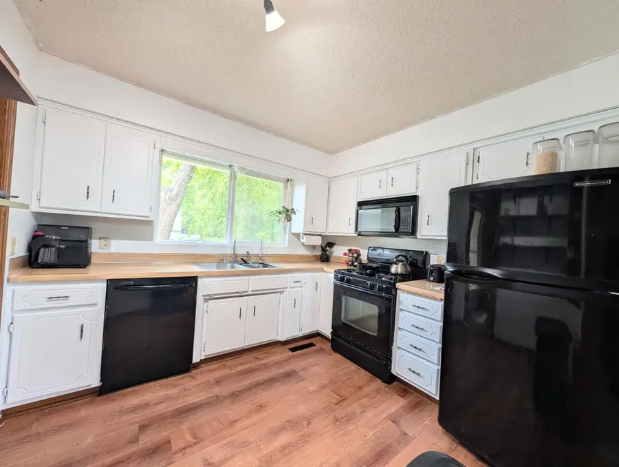 621 73rd Way N, Brooklyn Park, MN 55444 - #2